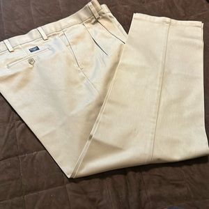 Gently Used Men’s Dockers Fit Waistband Pleated Classic Fit 100% Cotton Pants